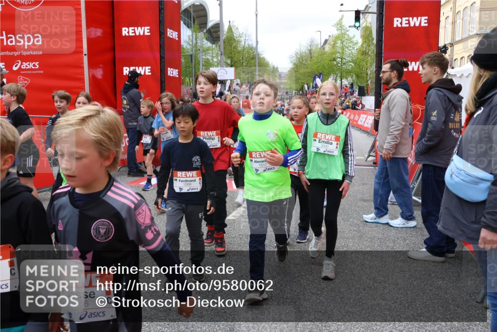 25.04.2026 - Das Zehntel Strokosch-Dieckow http://msf.ph/oto/9580062 25.04.2026 08:56:01 Ziel 1038, 1045, 1090, 1297, 1306, 1517, 1550, 1642, 1646, 1834, 2009, 2010, 2039, 2047, 2619, 2633, 3120, 3126, 3340, 3358, 3379, 3636, 3936, 4014, 1038, 1045, 1090, 1297, 1306, 1517, 1550, 1642, 1646, 1834, 2009, 2010, 2039, 2047, 2619, 2633, 3120, 3126, 3340, 3358, 3379, 3636, 3936, 4014 meine-sportfotos.de