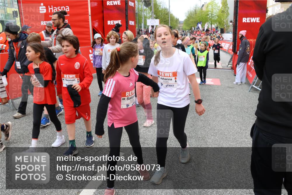 25.04.2026 - Das Zehntel Strokosch-Dieckow http://msf.ph/oto/9580073 25.04.2026 08:56:06 Ziel 1380, 1646, 1818, 2009, 2010, 2039, 2439, 2584, 2650, 2718, 3062, 3091, 3145, 3313, 3358, 3636, 3668, 3678, 3721, 3964, 4014, 1380, 1646, 1818, 2009, 2010, 2039, 2439, 2584, 2650, 2718, 3062, 3091, 3145, 3313, 3358, 3636, 3668, 3678, 3721, 3964, 4014 meine-sportfotos.de