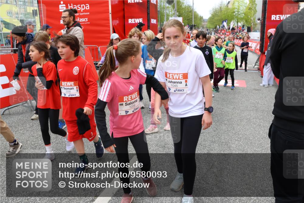25.04.2026 - Das Zehntel Strokosch-Dieckow http://msf.ph/oto/9580093 25.04.2026 08:56:06 Ziel 1380, 1646, 1818, 2009, 2010, 2039, 2439, 2584, 2650, 2718, 3062, 3091, 3145, 3313, 3358, 3636, 3668, 3678, 3721, 3964, 4014, 1380, 1646, 1818, 2009, 2010, 2039, 2439, 2584, 2650, 2718, 3062, 3091, 3145, 3313, 3358, 3636, 3668, 3678, 3721, 3964, 4014 meine-sportfotos.de