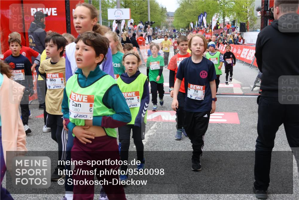 25.04.2026 - Das Zehntel Strokosch-Dieckow http://msf.ph/oto/9580098 25.04.2026 08:56:11 Ziel 1070, 1160, 1304, 1380, 1381, 1657, 1818, 2439, 2584, 2650, 2711, 2793, 3062, 3091, 3128, 3516, 3668, 3678, 3721, 3814, 3893, 3964, 1070, 1160, 1304, 1380, 1381, 1657, 1818, 2439, 2584, 2650, 2711, 2793, 3062, 3091, 3128, 3516, 3668, 3678, 3721, 3814, 3893, 3964 meine-sportfotos.de