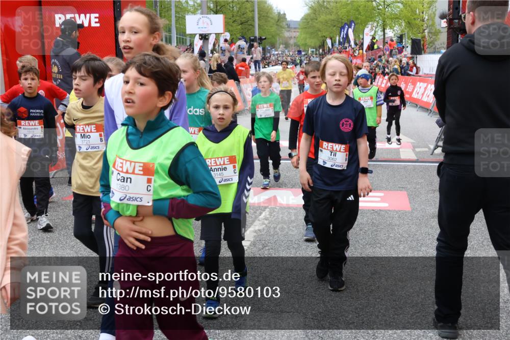 25.04.2026 - Das Zehntel Strokosch-Dieckow http://msf.ph/oto/9580103 25.04.2026 08:56:11 Ziel 1070, 1160, 1304, 1380, 1381, 1657, 1818, 2439, 2584, 2650, 2711, 2793, 3062, 3091, 3128, 3516, 3668, 3678, 3721, 3814, 3893, 3964, 1070, 1160, 1304, 1380, 1381, 1657, 1818, 2439, 2584, 2650, 2711, 2793, 3062, 3091, 3128, 3516, 3668, 3678, 3721, 3814, 3893, 3964 meine-sportfotos.de