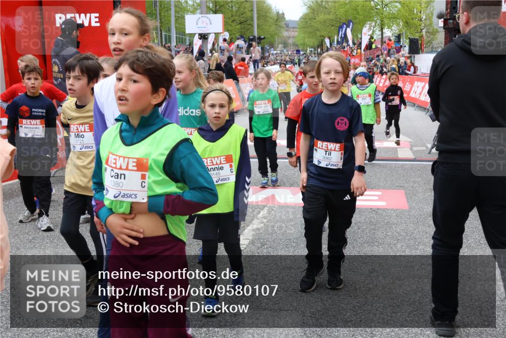 25.04.2026 - Das Zehntel Strokosch-Dieckow http://msf.ph/oto/9580107 25.04.2026 08:56:11 Ziel 1070, 1160, 1304, 1380, 1381, 1657, 1818, 2439, 2584, 2650, 2711, 2793, 3062, 3091, 3128, 3516, 3668, 3678, 3721, 3814, 3893, 3964, 1070, 1160, 1304, 1380, 1381, 1657, 1818, 2439, 2584, 2650, 2711, 2793, 3062, 3091, 3128, 3516, 3668, 3678, 3721, 3814, 3893, 3964 meine-sportfotos.de