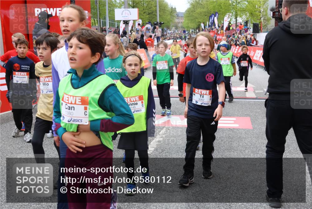 25.04.2026 - Das Zehntel Strokosch-Dieckow http://msf.ph/oto/9580112 25.04.2026 08:56:11 Ziel 1070, 1160, 1304, 1380, 1381, 1657, 1818, 2439, 2584, 2650, 2711, 2793, 3062, 3091, 3128, 3516, 3668, 3678, 3721, 3814, 3893, 3964, 1070, 1160, 1304, 1380, 1381, 1657, 1818, 2439, 2584, 2650, 2711, 2793, 3062, 3091, 3128, 3516, 3668, 3678, 3721, 3814, 3893, 3964 meine-sportfotos.de