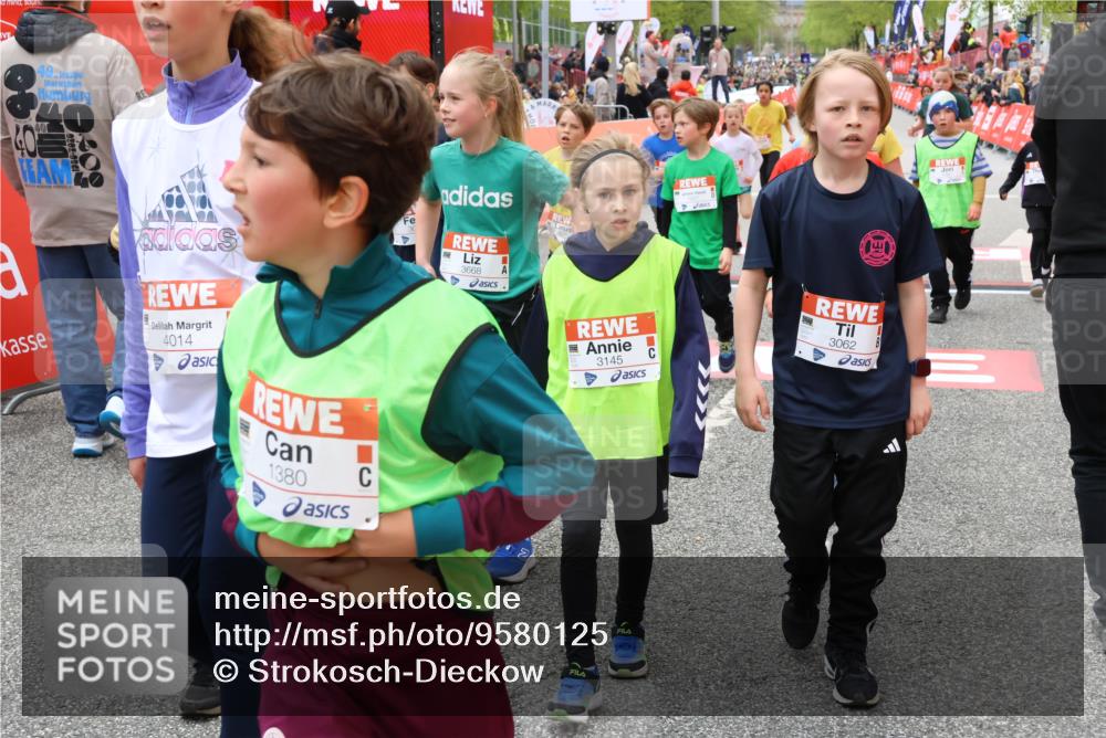 25.04.2026 - Das Zehntel Strokosch-Dieckow http://msf.ph/oto/9580125 25.04.2026 08:56:12 Ziel 1070, 1160, 1304, 1381, 1657, 1818, 2056, 2398, 2439, 2584, 2650, 2711, 2769, 2793, 3062, 3091, 3128, 3516, 3668, 3678, 3721, 3814, 3893, 1070, 1160, 1304, 1381, 1657, 1818, 2056, 2398, 2439, 2584, 2650, 2711, 2769, 2793, 3062, 3091, 3128, 3516, 3668, 3678, 3721, 3814, 3893 meine-sportfotos.de