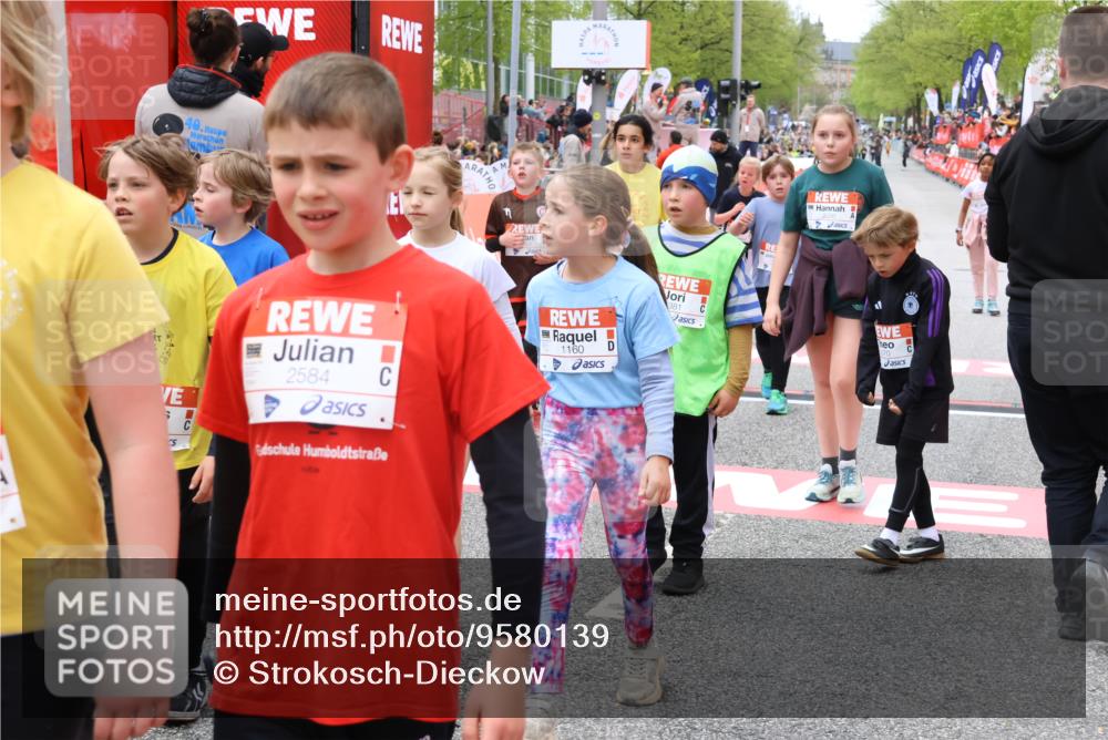 25.04.2026 - Das Zehntel Strokosch-Dieckow http://msf.ph/oto/9580139 25.04.2026 08:56:16 Ziel 1070, 1160, 1304, 1381, 1424, 1565, 1614, 1657, 1975, 2056, 2387, 2398, 2682, 2769, 2793, 3105, 3516, 3757, 3814, 3893, 4006, 1070, 1160, 1304, 1381, 1424, 1565, 1614, 1657, 1975, 2056, 2387, 2398, 2682, 2769, 2793, 3105, 3516, 3757, 3814, 3893, 4006 meine-sportfotos.de