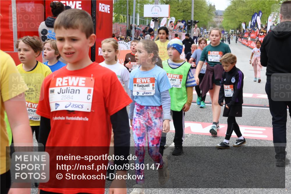 25.04.2026 - Das Zehntel Strokosch-Dieckow http://msf.ph/oto/9580147 25.04.2026 08:56:16 Ziel 1070, 1160, 1304, 1381, 1424, 1565, 1614, 1657, 1975, 2056, 2387, 2398, 2682, 2769, 2793, 3105, 3516, 3757, 3814, 3893, 4006, 1070, 1160, 1304, 1381, 1424, 1565, 1614, 1657, 1975, 2056, 2387, 2398, 2682, 2769, 2793, 3105, 3516, 3757, 3814, 3893, 4006 meine-sportfotos.de