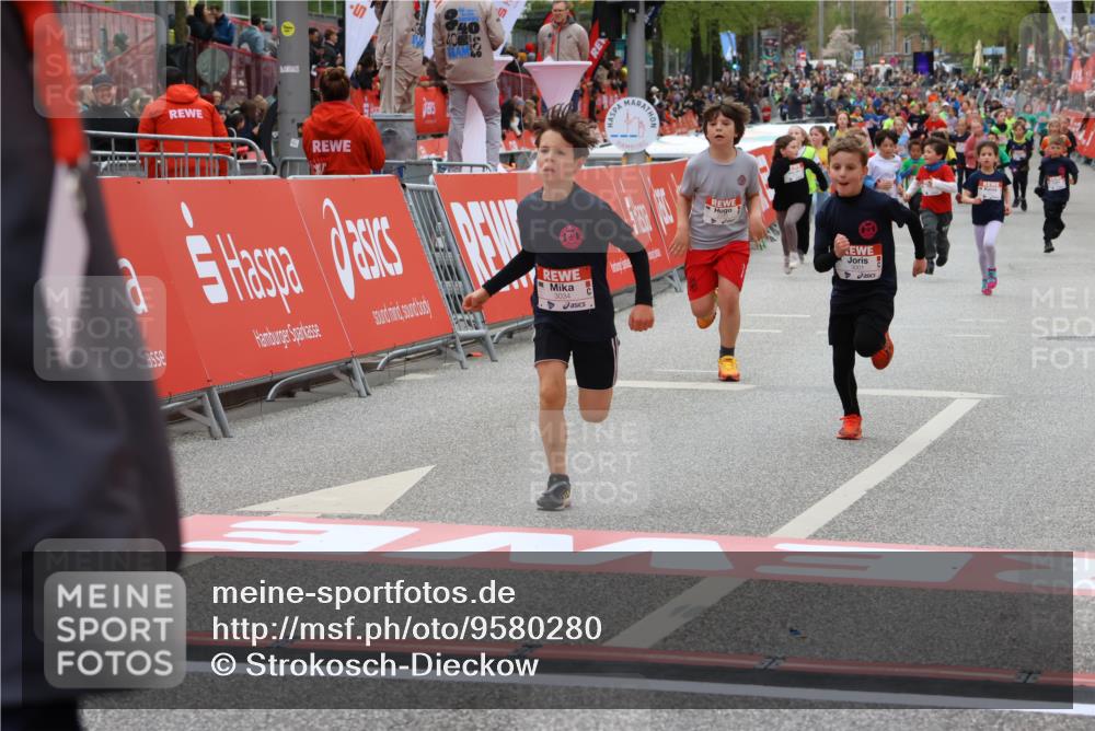 25.04.2026 - Das Zehntel Strokosch-Dieckow http://msf.ph/oto/9580280 25.04.2026 08:58:31 Ziel 1455, 1754, 1938, 1951, 1961, 2185, 2288, 2289, 2416, 2423, 2428, 2566, 2853, 3160, 3795, 3846, 4029, 1455, 1754, 1938, 1951, 1961, 2185, 2288, 2289, 2416, 2423, 2428, 2566, 2853, 3160, 3795, 3846, 4029 meine-sportfotos.de