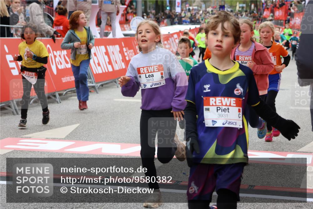 25.04.2026 - Das Zehntel Strokosch-Dieckow http://msf.ph/oto/9580382 25.04.2026 08:58:43 Ziel 1538, 1578, 1648, 1819, 1953, 1990, 2809, 2821, 2916, 3001, 3030, 3034, 3067, 3179, 3224, 3344, 3466, 3804, 3813, 3817, 3931, 1538, 1578, 1648, 1819, 1953, 1990, 2809, 2821, 2916, 3001, 3030, 3034, 3067, 3179, 3224, 3344, 3466, 3804, 3813, 3817, 3931 meine-sportfotos.de