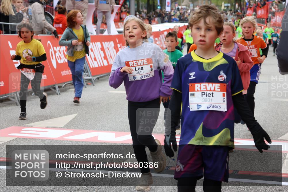25.04.2026 - Das Zehntel Strokosch-Dieckow http://msf.ph/oto/9580386 25.04.2026 08:58:43 Ziel 1538, 1578, 1648, 1819, 1953, 1990, 2809, 2821, 2916, 3001, 3030, 3034, 3067, 3179, 3224, 3344, 3466, 3804, 3813, 3817, 3931, 1538, 1578, 1648, 1819, 1953, 1990, 2809, 2821, 2916, 3001, 3030, 3034, 3067, 3179, 3224, 3344, 3466, 3804, 3813, 3817, 3931 meine-sportfotos.de