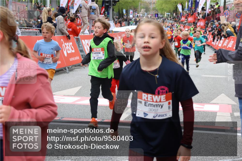 25.04.2026 - Das Zehntel Strokosch-Dieckow http://msf.ph/oto/9580403 25.04.2026 08:58:46 Ziel 1159, 1399, 1538, 1648, 1656, 2809, 2821, 2916, 3030, 3067, 3086, 3224, 3804, 3813, 3817, 3931, 1159, 1399, 1538, 1648, 1656, 2809, 2821, 2916, 3030, 3067, 3086, 3224, 3804, 3813, 3817, 3931 meine-sportfotos.de