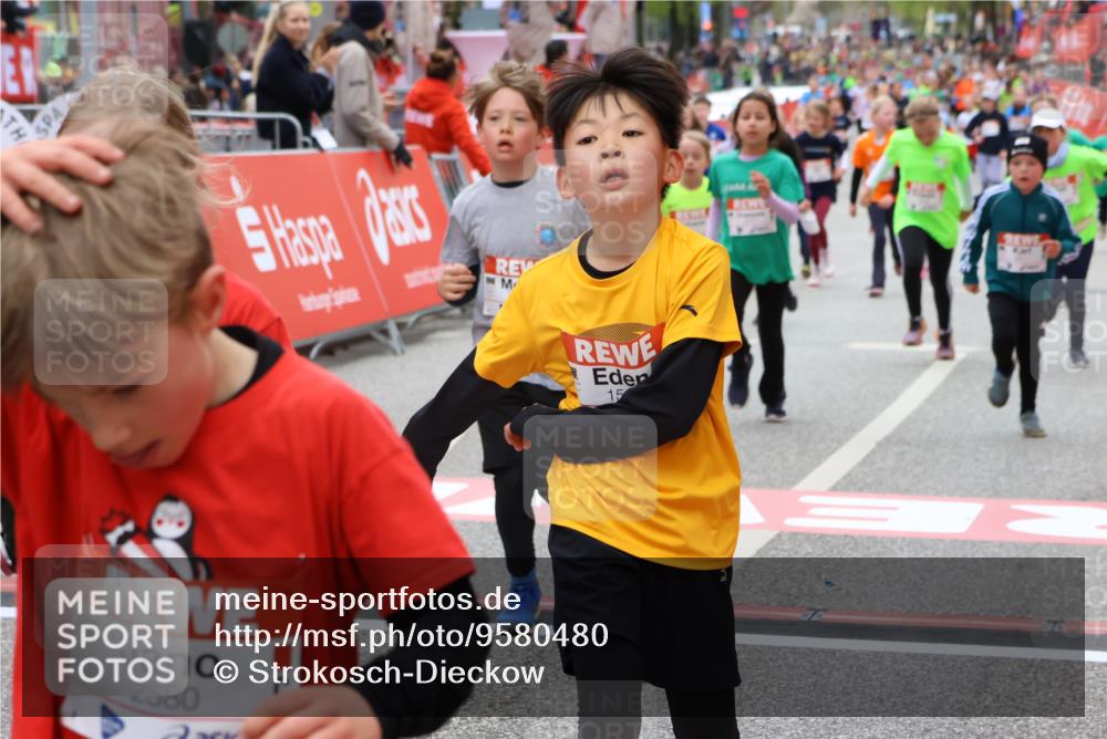 25.04.2026 - Das Zehntel Strokosch-Dieckow http://msf.ph/oto/9580480 25.04.2026 08:58:53 Ziel 1159, 1518, 1520, 1522, 1543, 1552, 1656, 2373, 2471, 2561, 2580, 2655, 2685, 2947, 2974, 3281, 3297, 3710, 3712, 3894, 3911, 1159, 1518, 1520, 1522, 1543, 1552, 1656, 2373, 2471, 2561, 2580, 2655, 2685, 2947, 2974, 3281, 3297, 3710, 3712, 3894, 3911 meine-sportfotos.de