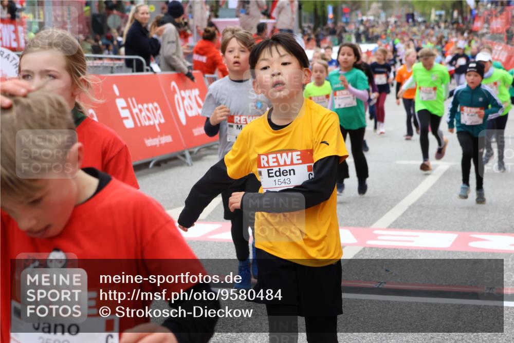 25.04.2026 - Das Zehntel Strokosch-Dieckow http://msf.ph/oto/9580484 25.04.2026 08:58:53 Ziel 1159, 1518, 1520, 1522, 1543, 1552, 1656, 2373, 2471, 2561, 2580, 2655, 2685, 2947, 2974, 3281, 3297, 3710, 3712, 3894, 3911, 1159, 1518, 1520, 1522, 1543, 1552, 1656, 2373, 2471, 2561, 2580, 2655, 2685, 2947, 2974, 3281, 3297, 3710, 3712, 3894, 3911 meine-sportfotos.de