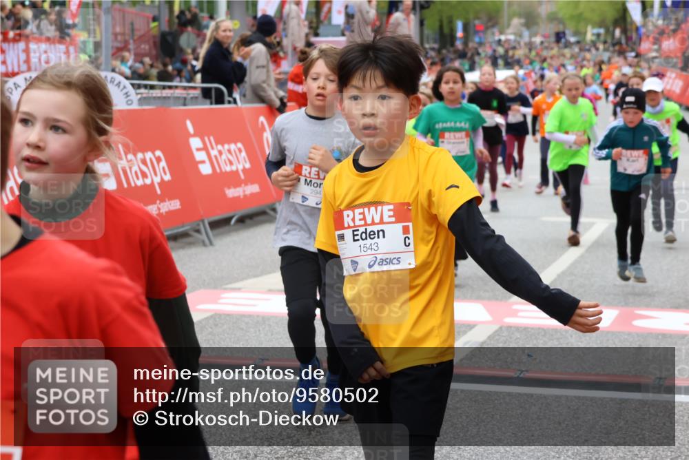 25.04.2026 - Das Zehntel Strokosch-Dieckow http://msf.ph/oto/9580502 25.04.2026 08:58:53 Ziel 1159, 1518, 1520, 1522, 1543, 1552, 1656, 2373, 2471, 2561, 2580, 2655, 2685, 2947, 2974, 3281, 3297, 3710, 3712, 3894, 3911, 1159, 1518, 1520, 1522, 1543, 1552, 1656, 2373, 2471, 2561, 2580, 2655, 2685, 2947, 2974, 3281, 3297, 3710, 3712, 3894, 3911 meine-sportfotos.de