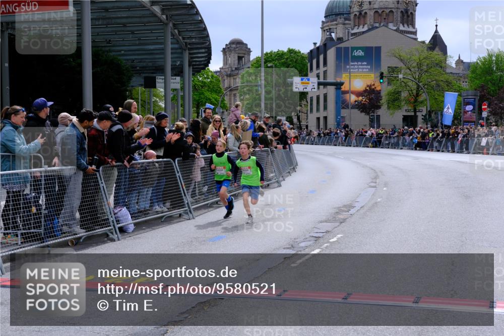 25.04.2026 - Das Zehntel Tim E. http://msf.ph/oto/9580521 25.04.2026 12:47:31 Ziel 10837, 10857, 12663 meine-sportfotos.de