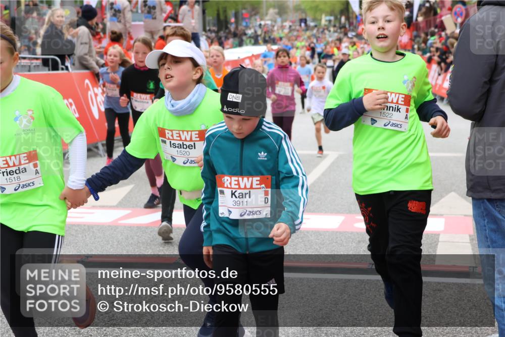 25.04.2026 - Das Zehntel Strokosch-Dieckow http://msf.ph/oto/9580555 25.04.2026 08:58:56 Ziel 1518, 1520, 1522, 1543, 1552, 1733, 2314, 2471, 2476, 2561, 2580, 2655, 2685, 2947, 3346, 3368, 3381, 3687, 3710, 3712, 3894, 3911, 1518, 1520, 1522, 1543, 1552, 1733, 2314, 2471, 2476, 2561, 2580, 2655, 2685, 2947, 3346, 3368, 3381, 3687, 3710, 3712, 3894, 3911 meine-sportfotos.de