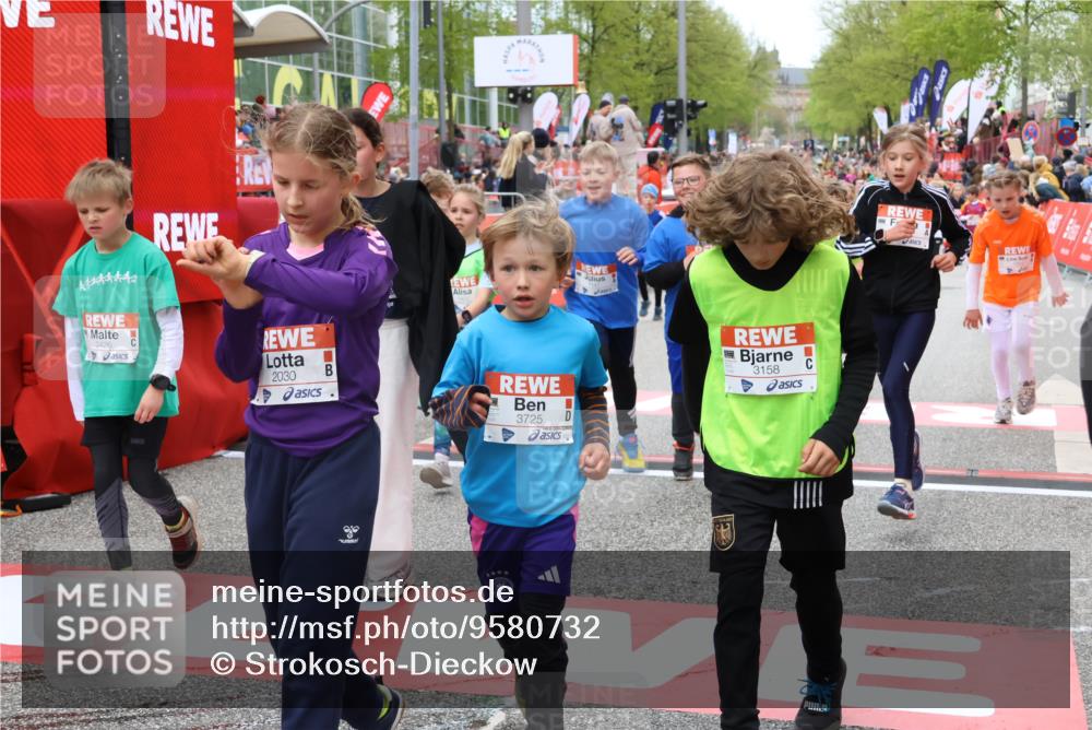 25.04.2026 - Das Zehntel Strokosch-Dieckow http://msf.ph/oto/9580732 25.04.2026 08:59:13 Ziel 1144, 1402, 1892, 1894, 1994, 2030, 2035, 2147, 2150, 2331, 2426, 2976, 3158, 3200, 3257, 3278, 3455, 3479, 3725, 3955, 1144, 1402, 1892, 1894, 1994, 2030, 2035, 2147, 2150, 2331, 2426, 2976, 3158, 3200, 3257, 3278, 3455, 3479, 3725, 3955 meine-sportfotos.de