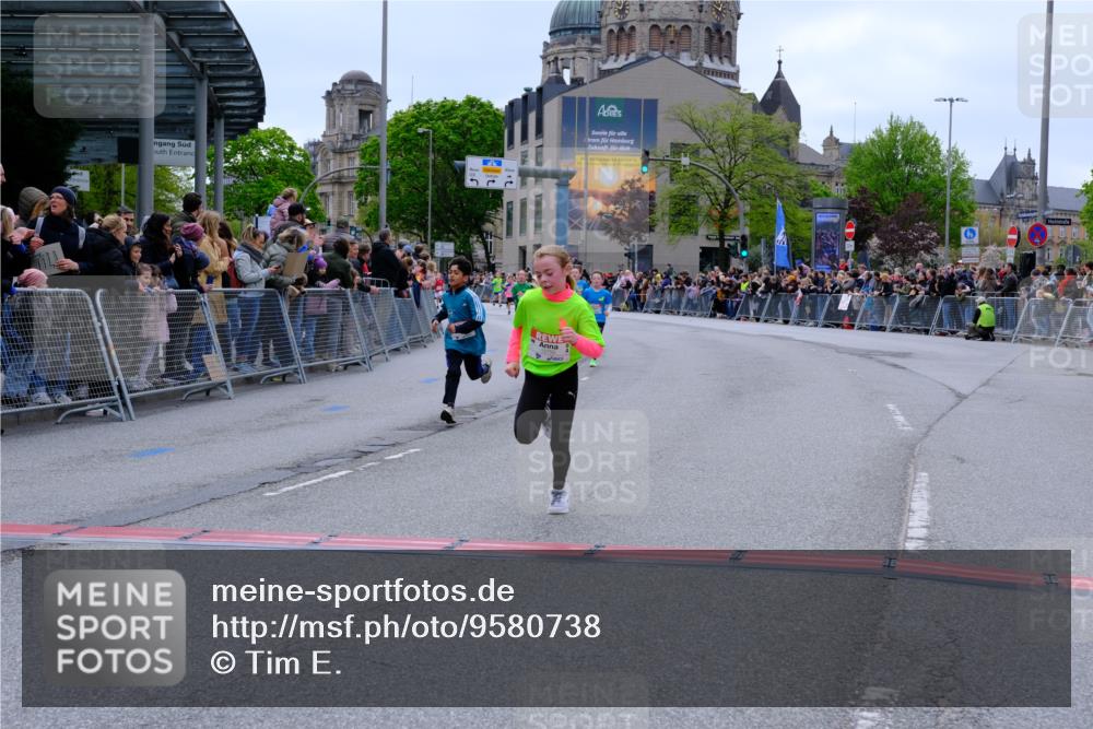 25.04.2026 - Das Zehntel Tim E. http://msf.ph/oto/9580738 25.04.2026 12:48:22 Ziel 10666, 11332, 11346, 12170, 12795, 12868, 13016 meine-sportfotos.de