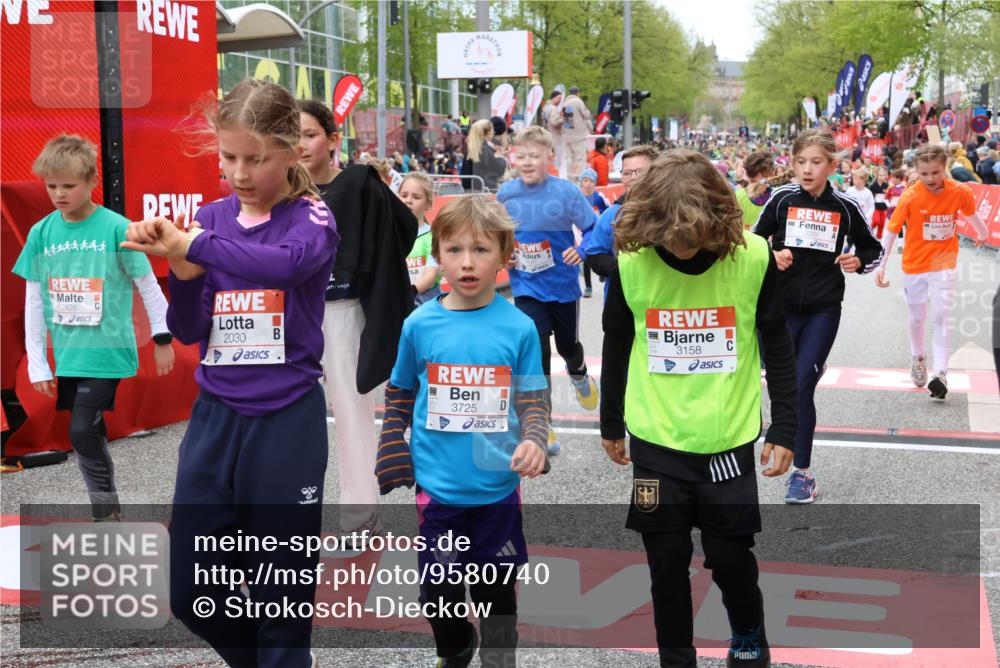 25.04.2026 - Das Zehntel Strokosch-Dieckow http://msf.ph/oto/9580740 25.04.2026 08:59:13 Ziel 1144, 1402, 1892, 1894, 1994, 2030, 2035, 2147, 2150, 2331, 2426, 2976, 3158, 3200, 3257, 3278, 3455, 3479, 3725, 3955, 1144, 1402, 1892, 1894, 1994, 2030, 2035, 2147, 2150, 2331, 2426, 2976, 3158, 3200, 3257, 3278, 3455, 3479, 3725, 3955 meine-sportfotos.de