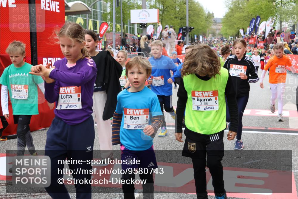 25.04.2026 - Das Zehntel Strokosch-Dieckow http://msf.ph/oto/9580743 25.04.2026 08:59:13 Ziel 1144, 1402, 1892, 1894, 1994, 2030, 2035, 2147, 2150, 2331, 2426, 2976, 3158, 3200, 3257, 3278, 3455, 3479, 3725, 3955, 1144, 1402, 1892, 1894, 1994, 2030, 2035, 2147, 2150, 2331, 2426, 2976, 3158, 3200, 3257, 3278, 3455, 3479, 3725, 3955 meine-sportfotos.de