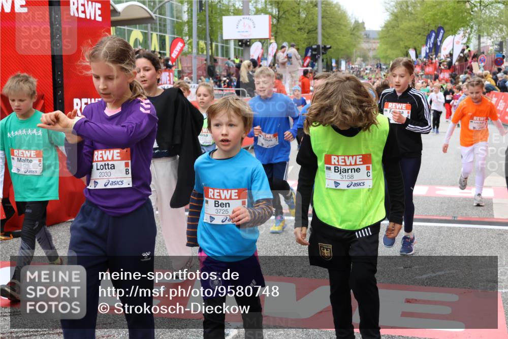 25.04.2026 - Das Zehntel Strokosch-Dieckow http://msf.ph/oto/9580748 25.04.2026 08:59:13 Ziel 1144, 1402, 1892, 1894, 1994, 2030, 2035, 2147, 2150, 2331, 2426, 2976, 3158, 3200, 3257, 3278, 3455, 3479, 3725, 3955, 1144, 1402, 1892, 1894, 1994, 2030, 2035, 2147, 2150, 2331, 2426, 2976, 3158, 3200, 3257, 3278, 3455, 3479, 3725, 3955 meine-sportfotos.de