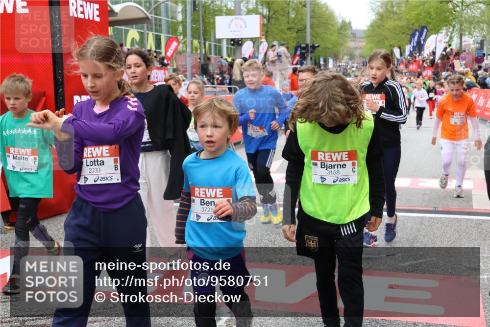 25.04.2026 - Das Zehntel Strokosch-Dieckow http://msf.ph/oto/9580751 25.04.2026 08:59:13 Ziel 1144, 1402, 1892, 1894, 1994, 2030, 2035, 2147, 2150, 2331, 2426, 2976, 3158, 3200, 3257, 3278, 3455, 3479, 3725, 3955, 1144, 1402, 1892, 1894, 1994, 2030, 2035, 2147, 2150, 2331, 2426, 2976, 3158, 3200, 3257, 3278, 3455, 3479, 3725, 3955 meine-sportfotos.de