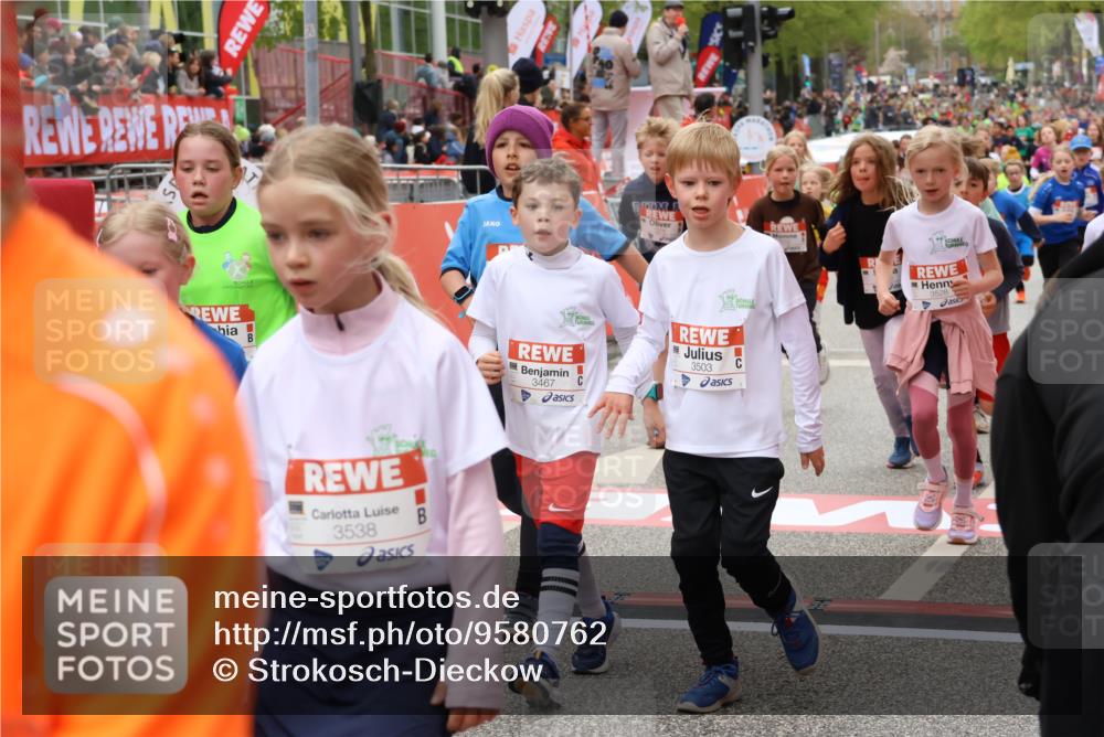 25.04.2026 - Das Zehntel Strokosch-Dieckow http://msf.ph/oto/9580762 25.04.2026 08:59:19 Ziel 1046, 1276, 1512, 1619, 1672, 1755, 1756, 1839, 1964, 1994, 2147, 2150, 2838, 2854, 2866, 2867, 3257, 3326, 3455, 3467, 3503, 3528, 3538, 3702, 3943, 3955, 3965, 1046, 1276, 1512, 1619, 1672, 1755, 1756, 1839, 1964, 1994, 2147, 2150, 2838, 2854, 2866, 2867, 3257, 3326, 3455, 3467, 3503, 3528, 3538, 3943, 3955 meine-sportfotos.de