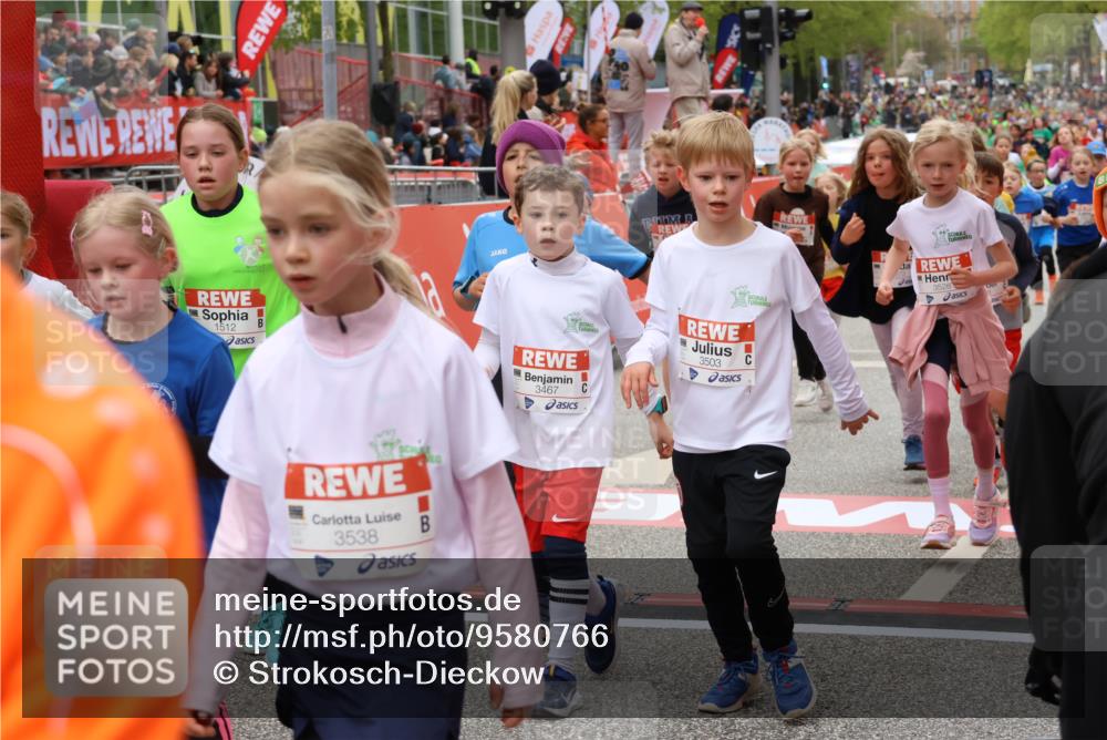 25.04.2026 - Das Zehntel Strokosch-Dieckow http://msf.ph/oto/9580766 25.04.2026 08:59:19 Ziel 1046, 1276, 1512, 1619, 1672, 1755, 1756, 1839, 1964, 1994, 2147, 2150, 2838, 2854, 2866, 2867, 3257, 3326, 3455, 3467, 3503, 3528, 3538, 3702, 3943, 3955, 3965, 1046, 1276, 1512, 1619, 1672, 1755, 1756, 1839, 1964, 1994, 2147, 2150, 2838, 2854, 2866, 2867, 3257, 3326, 3455, 3467, 3503, 3528, 3538, 3943, 3955 meine-sportfotos.de