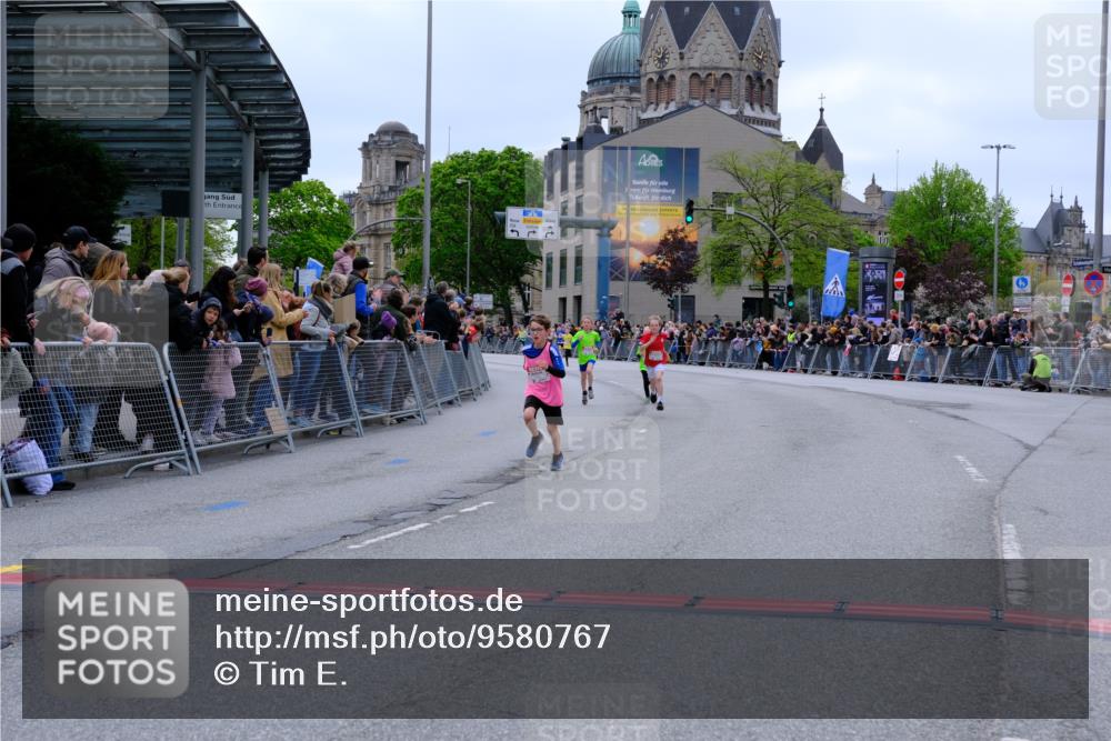 25.04.2026 - Das Zehntel Tim E. http://msf.ph/oto/9580767 25.04.2026 12:48:32 Ziel 10259, 10666, 11161, 11332, 11672, 12699, 12700 meine-sportfotos.de