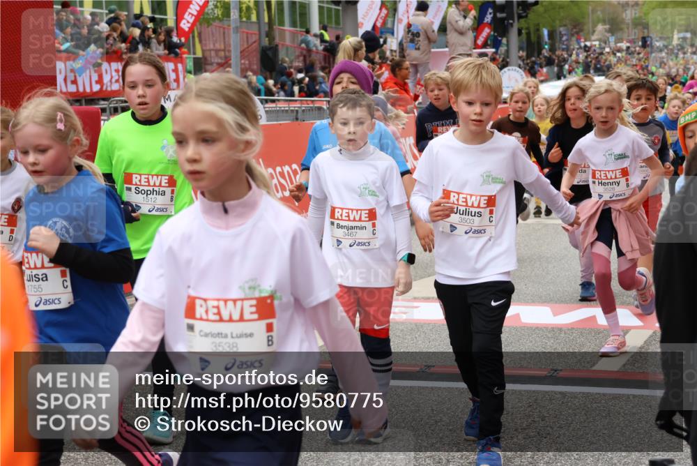 25.04.2026 - Das Zehntel Strokosch-Dieckow http://msf.ph/oto/9580775 25.04.2026 08:59:20 Ziel 1046, 1276, 1512, 1619, 1672, 1755, 1756, 1839, 1964, 2111, 2838, 2854, 2866, 2867, 3257, 3326, 3455, 3467, 3503, 3528, 3538, 3702, 3943, 3965, 1046, 1276, 1512, 1619, 1672, 1755, 1756, 1839, 1964, 2111, 2838, 2854, 2866, 2867, 3257, 3326, 3455, 3467, 3503, 3528, 3538, 3943 meine-sportfotos.de