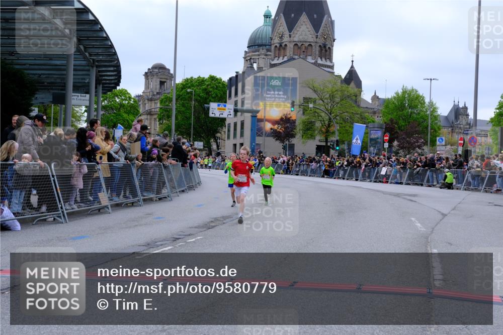 25.04.2026 - Das Zehntel Tim E. http://msf.ph/oto/9580779 25.04.2026 12:48:34 Ziel 10259, 10666, 11161, 11672, 12699, 12700 meine-sportfotos.de