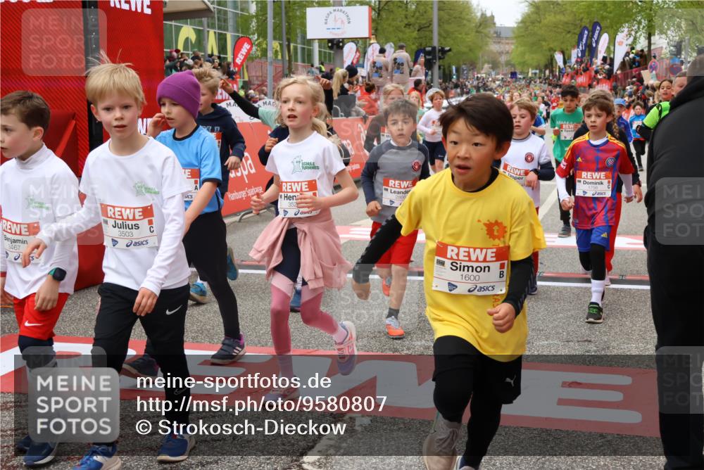 25.04.2026 - Das Zehntel Strokosch-Dieckow http://msf.ph/oto/9580807 25.04.2026 08:59:22 Ziel 1046, 1162, 1276, 1404, 1512, 1600, 1619, 1672, 1755, 1756, 1839, 1964, 1970, 2111, 2345, 2447, 2838, 2854, 2866, 2867, 3143, 3157, 3326, 3355, 3361, 3467, 3486, 3503, 3507, 3528, 3538, 3565, 3702, 3943, 3965, 1046, 1162, 1276, 1404, 1512, 1600, 1619, 1672, 1755, 1756, 1839, 1964, 1970, 2111, 2345, 2447, 2838, 2854, 2866, 2867, 3143, 3157, 3326, 3355, 3361, 3467, 3486, 3503, 3507, 3528, 3538, 3565, 3943 meine-sportfotos.de