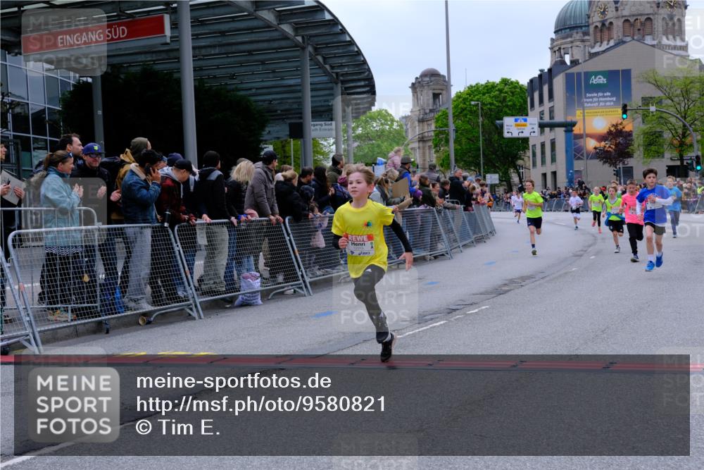 25.04.2026 - Das Zehntel Tim E. http://msf.ph/oto/9580821 25.04.2026 12:48:45 Ziel 10091, 10573, 10877, 11341, 12046, 12196, 12313, 12414, 13011, 13014 meine-sportfotos.de