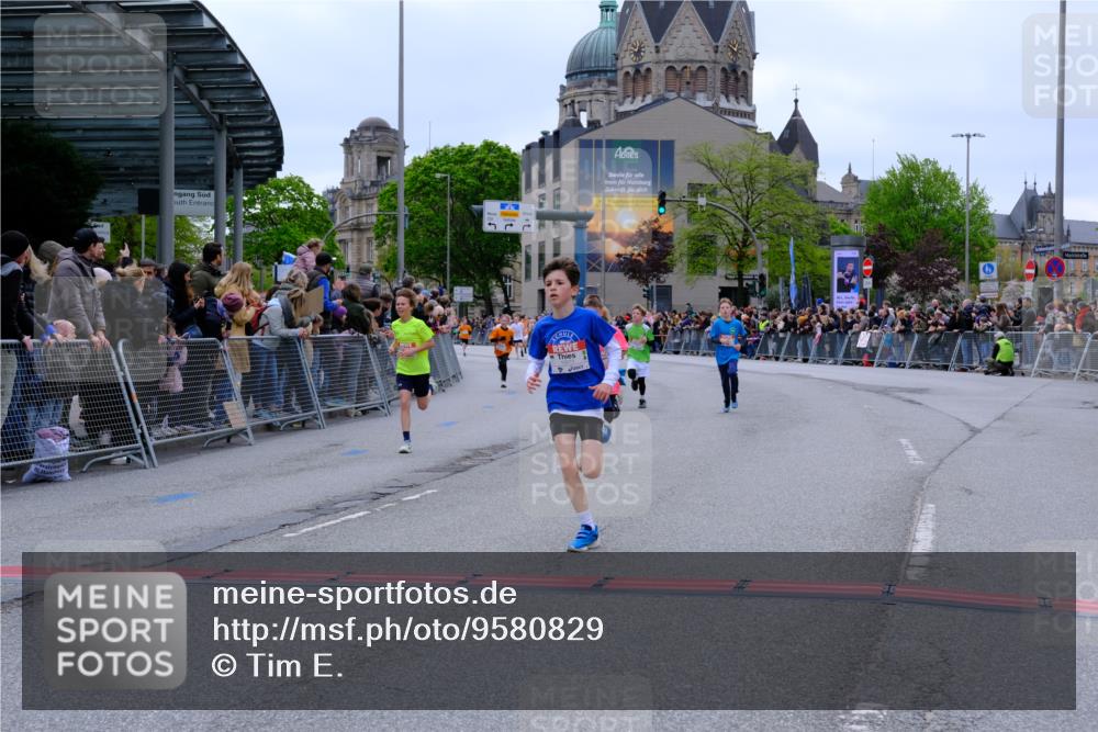 25.04.2026 - Das Zehntel Tim E. http://msf.ph/oto/9580829 25.04.2026 12:48:46 Ziel 10091, 10573, 10877, 11341, 12046, 12196, 12313, 12414, 13011, 13014 meine-sportfotos.de