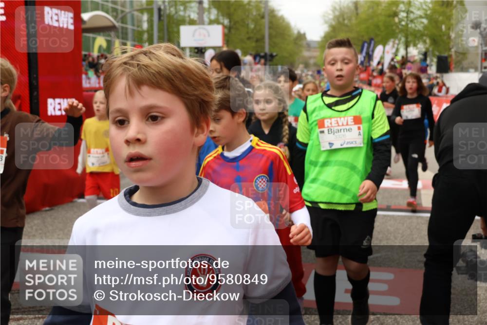 25.04.2026 - Das Zehntel Strokosch-Dieckow http://msf.ph/oto/9580849 25.04.2026 08:59:24 Ziel 1046, 1162, 1276, 1404, 1512, 1600, 1601, 1605, 1619, 1672, 1755, 1756, 1966, 1970, 2007, 2027, 2093, 2111, 2330, 2345, 2447, 2838, 2854, 2856, 2866, 2867, 3143, 3157, 3326, 3355, 3361, 3467, 3486, 3503, 3507, 3528, 3565, 3702, 3752, 3900, 3918, 3928, 3965, 1046, 1162, 1276, 1404, 1512, 1600, 1601, 1605, 1619, 1672, 1755, 1756, 1966, 1970, 2007, 2027, 2093, 2111, 2330, 2345, 2447, 2838, 2854, 2856, 2866, 2867, 3143, 3157, 3326, 3355, 3361, 3467, 3486, 3503, 3507, 3528, 3565 meine-sportfotos.de