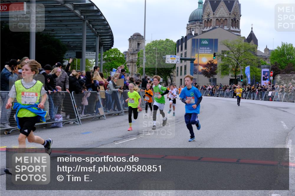 25.04.2026 - Das Zehntel Tim E. http://msf.ph/oto/9580851 25.04.2026 12:48:49 Ziel 10091, 10573, 10877, 11341, 11488, 11497, 11772, 12046, 12196, 12313, 12414, 13011, 13014 meine-sportfotos.de