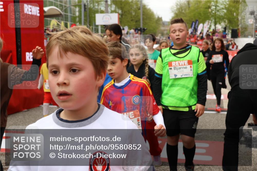 25.04.2026 - Das Zehntel Strokosch-Dieckow http://msf.ph/oto/9580852 25.04.2026 08:59:24 Ziel 1046, 1162, 1276, 1404, 1512, 1600, 1601, 1605, 1619, 1672, 1755, 1756, 1966, 1970, 2007, 2027, 2093, 2111, 2330, 2345, 2447, 2838, 2854, 2856, 2866, 2867, 3143, 3157, 3326, 3355, 3361, 3467, 3486, 3503, 3507, 3528, 3565, 3702, 3752, 3900, 3918, 3928, 3965, 1046, 1162, 1276, 1404, 1512, 1600, 1601, 1605, 1619, 1672, 1755, 1756, 1966, 1970, 2007, 2027, 2093, 2111, 2330, 2345, 2447, 2838, 2854, 2856, 2866, 2867, 3143, 3157, 3326, 3355, 3361, 3467, 3486, 3503, 3507, 3528, 3565 meine-sportfotos.de