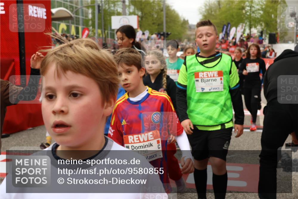 25.04.2026 - Das Zehntel Strokosch-Dieckow http://msf.ph/oto/9580855 25.04.2026 08:59:24 Ziel 1046, 1162, 1276, 1404, 1512, 1600, 1601, 1605, 1619, 1672, 1755, 1756, 1966, 1970, 2007, 2027, 2093, 2111, 2330, 2345, 2447, 2838, 2854, 2856, 2866, 2867, 3143, 3157, 3326, 3355, 3361, 3467, 3486, 3503, 3507, 3528, 3565, 3702, 3752, 3900, 3918, 3928, 3965, 1046, 1162, 1276, 1404, 1512, 1600, 1601, 1605, 1619, 1672, 1755, 1756, 1966, 1970, 2007, 2027, 2093, 2111, 2330, 2345, 2447, 2838, 2854, 2856, 2866, 2867, 3143, 3157, 3326, 3355, 3361, 3467, 3486, 3503, 3507, 3528, 3565 meine-sportfotos.de