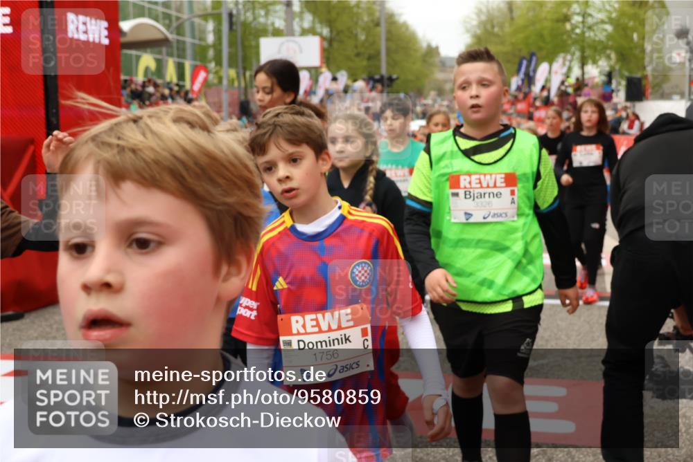25.04.2026 - Das Zehntel Strokosch-Dieckow http://msf.ph/oto/9580859 25.04.2026 08:59:25 Ziel 1046, 1162, 1276, 1404, 1512, 1600, 1601, 1605, 1619, 1672, 1756, 1966, 1970, 2007, 2027, 2093, 2111, 2330, 2345, 2447, 2714, 2854, 2856, 2866, 2867, 3143, 3157, 3326, 3355, 3361, 3486, 3507, 3528, 3565, 3702, 3752, 3900, 3918, 3928, 3965, 1046, 1162, 1276, 1404, 1512, 1600, 1601, 1605, 1619, 1672, 1756, 1966, 1970, 2007, 2027, 2093, 2111, 2330, 2345, 2447, 2714, 2854, 2856, 2866, 2867, 3143, 3157, 3326, 3355, 3361, 3486, 3507, 3528, 3565 meine-sportfotos.de