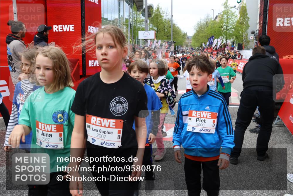 25.04.2026 - Das Zehntel Strokosch-Dieckow http://msf.ph/oto/9580876 25.04.2026 08:59:30 Ziel 1162, 1165, 1404, 1600, 1601, 1605, 1626, 1630, 1670, 1966, 2007, 2014, 2027, 2033, 2093, 2330, 2337, 2385, 2410, 2553, 2714, 2856, 2863, 2885, 2887, 2927, 3143, 3157, 3361, 3486, 3507, 3518, 3565, 3752, 3900, 3918, 3928, 1162, 1165, 1404, 1600, 1601, 1605, 1626, 1630, 1670, 1966, 2007, 2014, 2027, 2033, 2093, 2330, 2337, 2385, 2410, 2553, 2714, 2856, 2863, 2885, 2887, 2927, 3143, 3157, 3361, 3486, 3507, 3518, 3565 meine-sportfotos.de