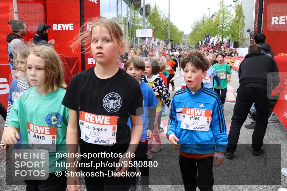 25.04.2026 - Das Zehntel Strokosch-Dieckow http://msf.ph/oto/9580880 25.04.2026 08:59:31 Ziel 1165, 1177, 1601, 1605, 1626, 1630, 1670, 1966, 2007, 2014, 2027, 2033, 2093, 2330, 2337, 2385, 2410, 2553, 2714, 2856, 2863, 2885, 2887, 2927, 2986, 3518, 3752, 3900, 3918, 3928, 1165, 1177, 1601, 1605, 1626, 1630, 1670, 1966, 2007, 2014, 2027, 2033, 2093, 2330, 2337, 2385, 2410, 2553, 2714, 2856, 2863, 2885, 2887, 2927, 2986, 3518 meine-sportfotos.de