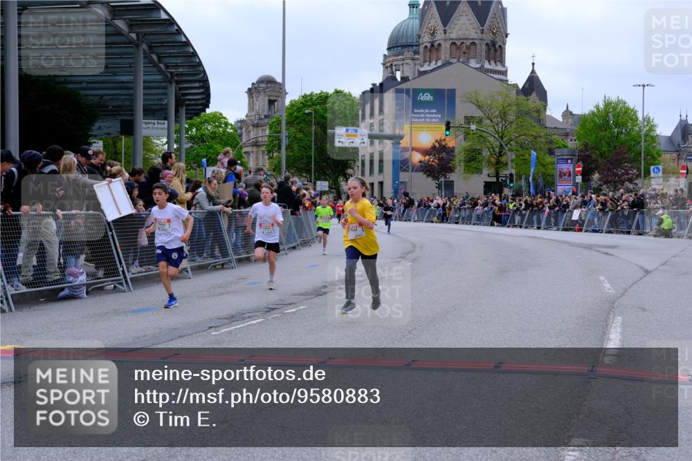25.04.2026 - Das Zehntel Tim E. http://msf.ph/oto/9580883 25.04.2026 12:48:54 Ziel 10091, 10877, 11341, 11488, 11497, 11772, 12046, 12196, 12414, 12462, 12465, 13011, 13013, 13014 meine-sportfotos.de