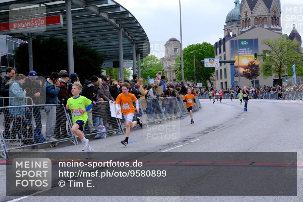 25.04.2026 - Das Zehntel Tim E. http://msf.ph/oto/9580899 25.04.2026 12:48:58 Ziel 11488, 11497, 11735, 11772, 12462, 12465, 13013 meine-sportfotos.de