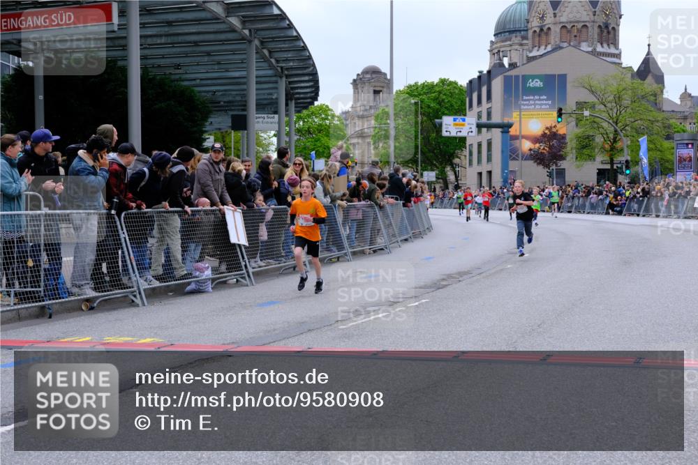 25.04.2026 - Das Zehntel Tim E. http://msf.ph/oto/9580908 25.04.2026 12:48:59 Ziel 11488, 11497, 11735, 11772, 12462, 12465, 13013 meine-sportfotos.de