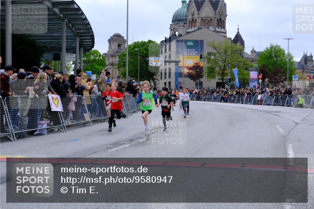 25.04.2026 - Das Zehntel Tim E. http://msf.ph/oto/9580947 25.04.2026 12:49:08 Ziel 10534, 10602, 10812, 10992, 10995, 11020, 11082, 11735, 11919, 12201 meine-sportfotos.de
