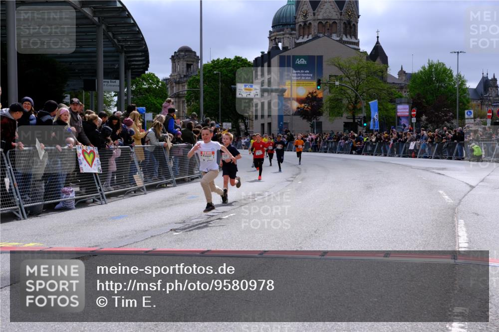 25.04.2026 - Das Zehntel Tim E. http://msf.ph/oto/9580978 25.04.2026 12:49:12 Ziel 10264, 10534, 10559, 10602, 10812, 10992, 10995, 11020, 11082, 11919, 12201, 12271, 12406 meine-sportfotos.de