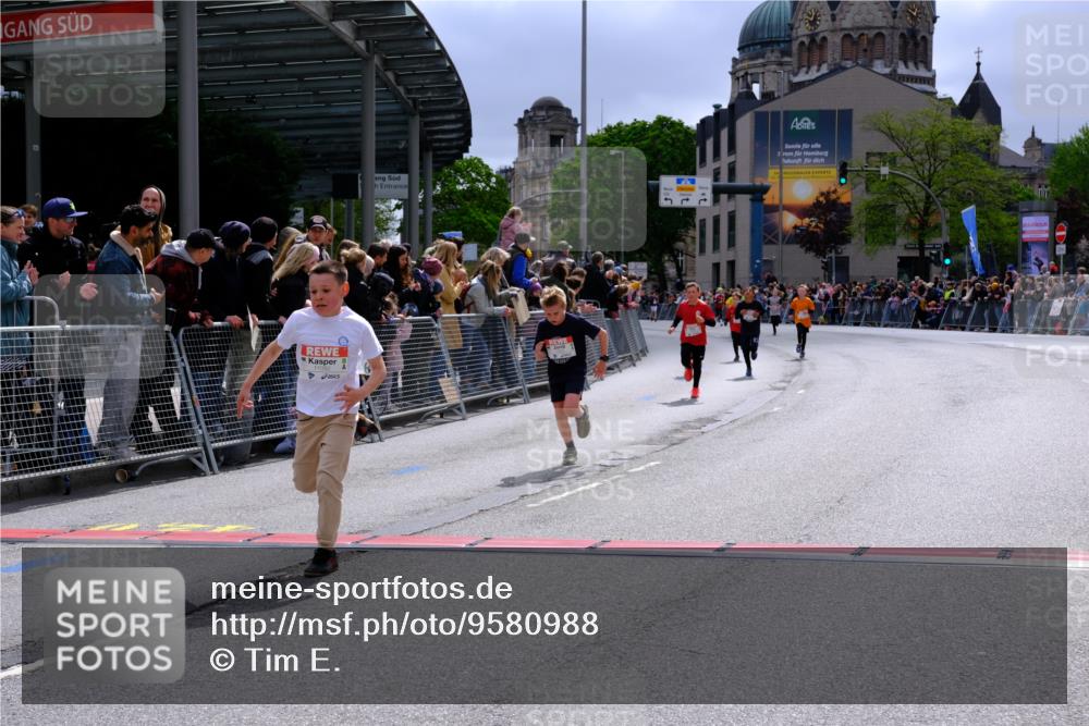 25.04.2026 - Das Zehntel Tim E. http://msf.ph/oto/9580988 25.04.2026 12:49:13 Ziel 10264, 10266, 10534, 10559, 10602, 10812, 10992, 10995, 11082, 11919, 12201, 12271, 12406 meine-sportfotos.de