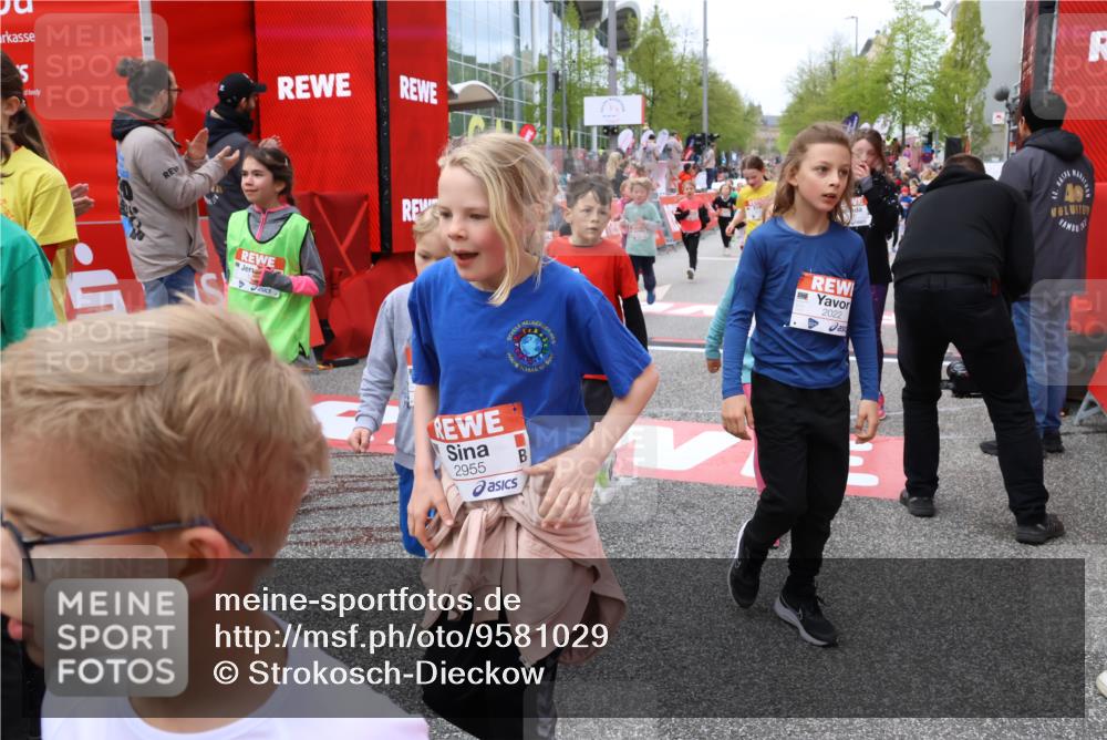 25.04.2026 - Das Zehntel Strokosch-Dieckow http://msf.ph/oto/9581029 25.04.2026 08:59:42 Ziel 1158, 1409, 1475, 1494, 1940, 2022, 2465, 2488, 2582, 2771, 2803, 2830, 2915, 2955, 3095, 3350, 3357, 3378, 3383, 3438, 3443, 3800, 4066, 1158, 1409, 1475, 1494, 1940, 2022, 2465, 2488, 2582, 2771, 2803, 2830, 2915, 2955, 3095, 3350, 3357, 3378, 3383, 3438, 3443, 3800, 4066 meine-sportfotos.de