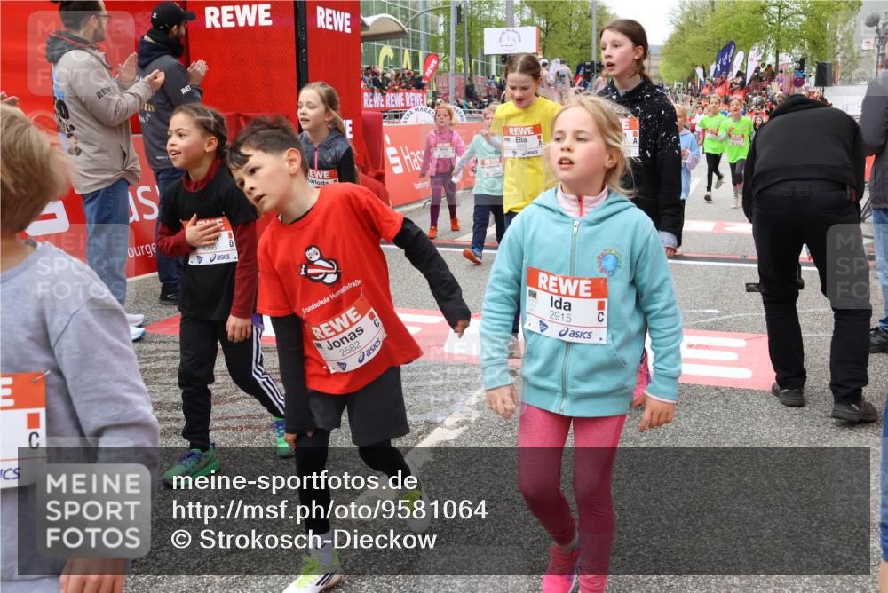 25.04.2026 - Das Zehntel Strokosch-Dieckow http://msf.ph/oto/9581064 25.04.2026 08:59:44 Ziel 1409, 1475, 1494, 1507, 1508, 1694, 1845, 1849, 1940, 2022, 2349, 2488, 2498, 2582, 2771, 2803, 2830, 2915, 2955, 3350, 3357, 3378, 3383, 3800, 3913, 4066, 1409, 1475, 1494, 1507, 1508, 1694, 1845, 1849, 1940, 2022, 2349, 2488, 2498, 2582, 2771, 2803, 2830, 2915, 2955, 3350, 3357, 3378, 3383, 3800, 3913, 4066 meine-sportfotos.de
