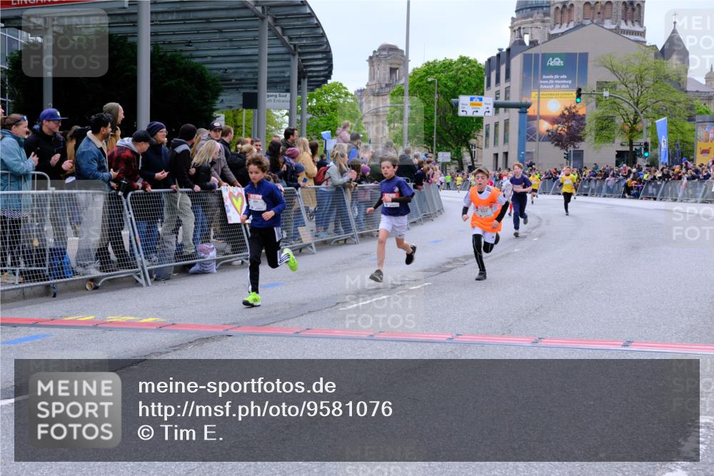 25.04.2026 - Das Zehntel Tim E. http://msf.ph/oto/9581076 25.04.2026 12:49:30 Ziel 10171, 10176, 10429, 11390, 11467, 12212, 12438, 12970 meine-sportfotos.de
