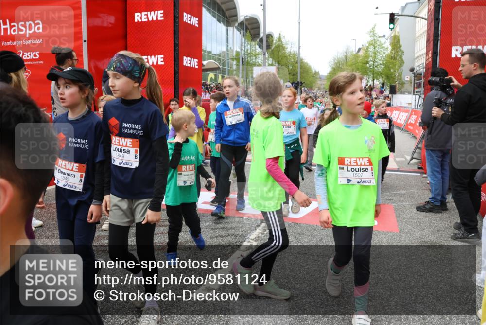 25.04.2026 - Das Zehntel Strokosch-Dieckow http://msf.ph/oto/9581124 25.04.2026 08:59:51 Ziel 1071, 1361, 1422, 1487, 1507, 1508, 1660, 1694, 1845, 1849, 1908, 1995, 2333, 2349, 2433, 2445, 2467, 2498, 2539, 2744, 2775, 2952, 2961, 3404, 3418, 3427, 3492, 3748, 3751, 3768, 3856, 3897, 3913, 1071, 1361, 1422, 1487, 1507, 1508, 1660, 1694, 1845, 1849, 1908, 1995, 2333, 2349, 2433, 2445, 2467, 2498, 2539, 2744, 2775, 2952, 2961, 3404, 3418, 3427, 3492, 3748, 3751, 3768, 3856, 3897, 3913 meine-sportfotos.de